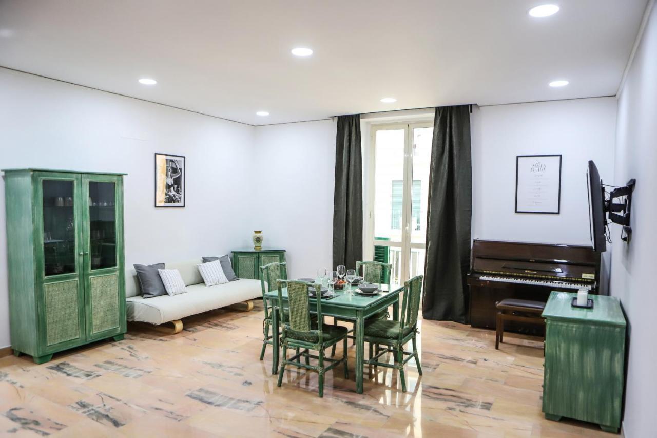 Modern Apartment At Piazza Del Gesu' By Wonderful Italy Неаполь Экстерьер фото