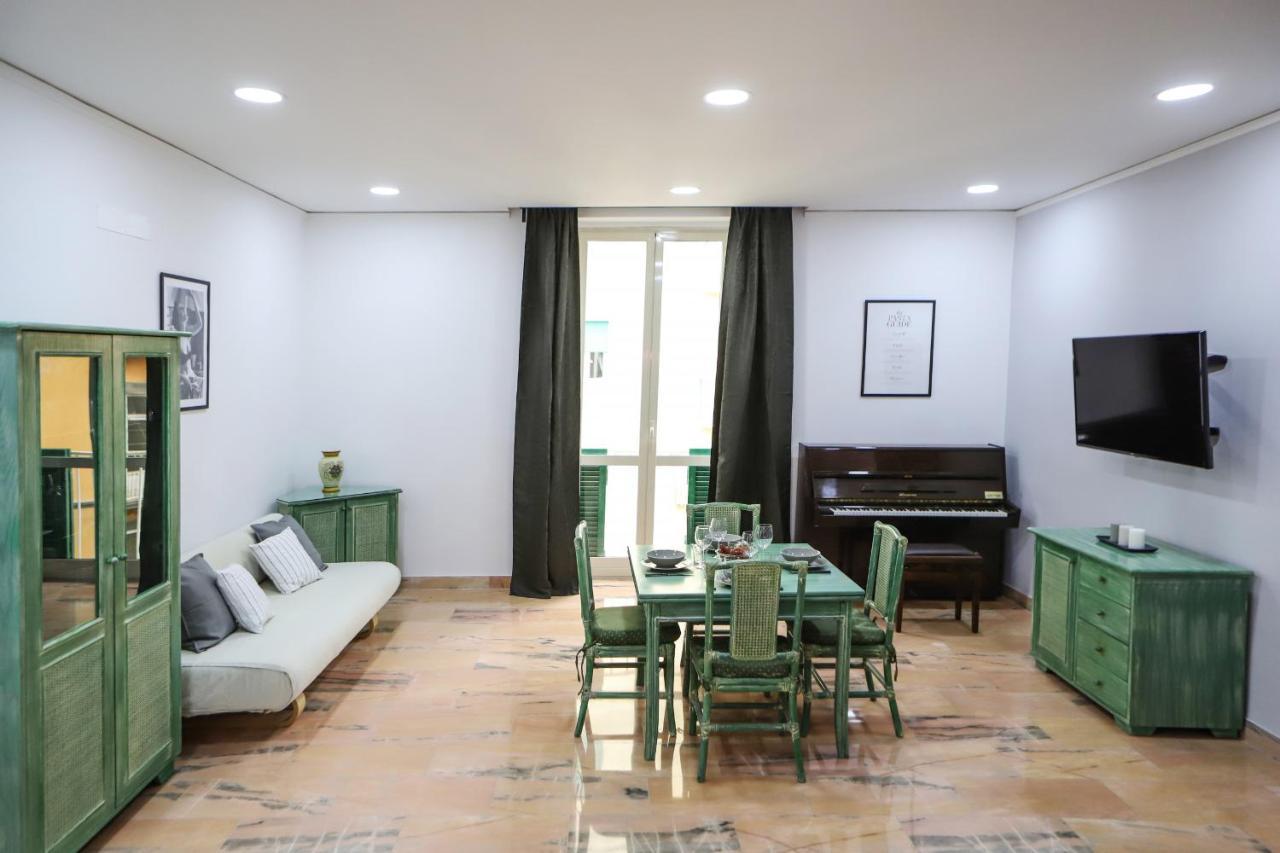 Modern Apartment At Piazza Del Gesu' By Wonderful Italy Неаполь Экстерьер фото