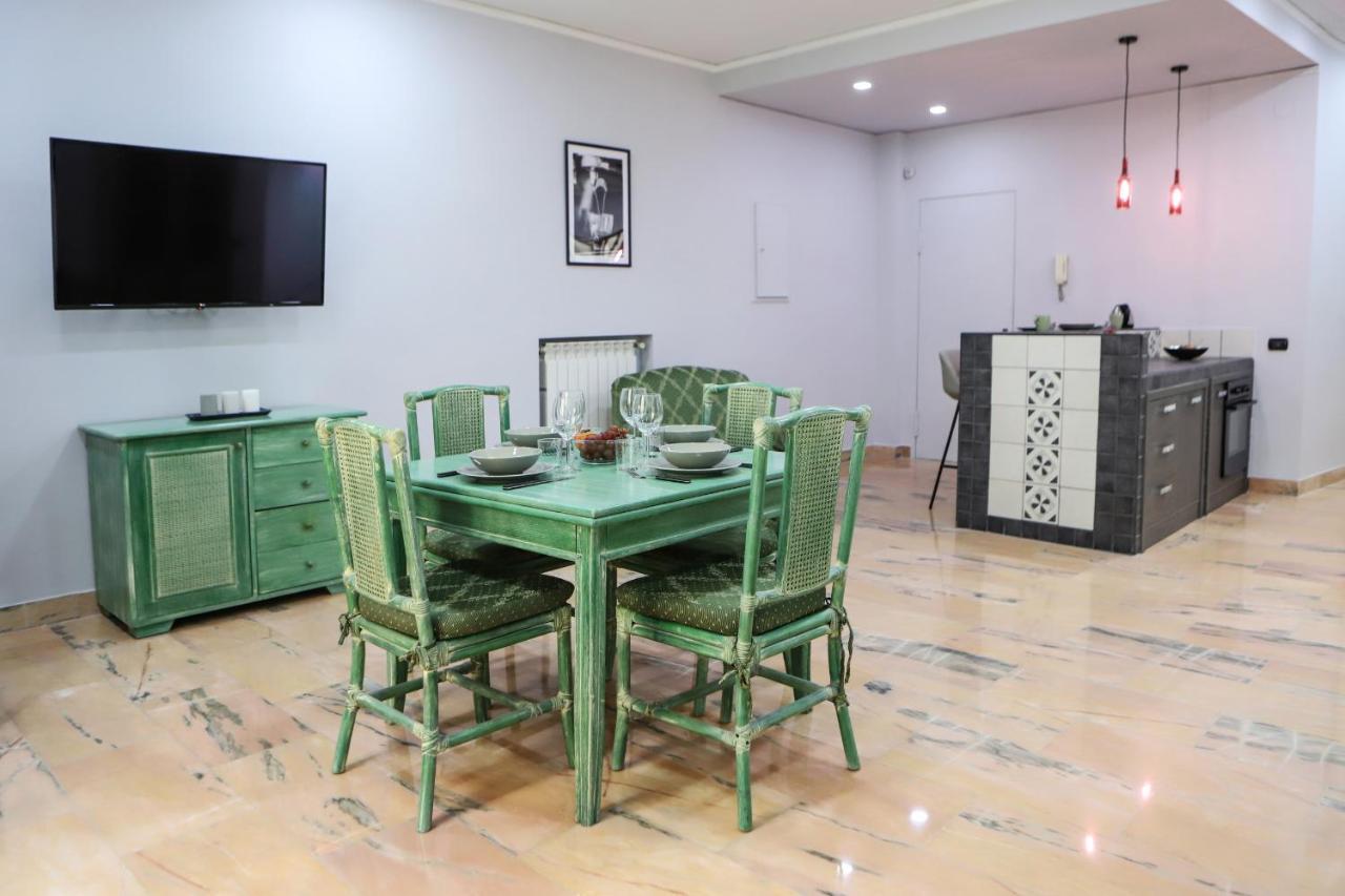 Modern Apartment At Piazza Del Gesu' By Wonderful Italy Неаполь Экстерьер фото