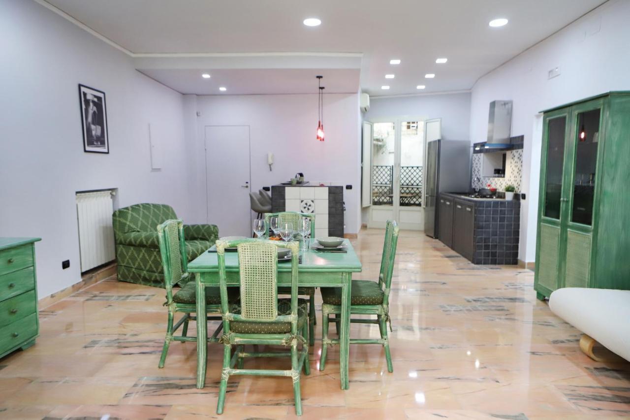 Modern Apartment At Piazza Del Gesu' By Wonderful Italy Неаполь Экстерьер фото