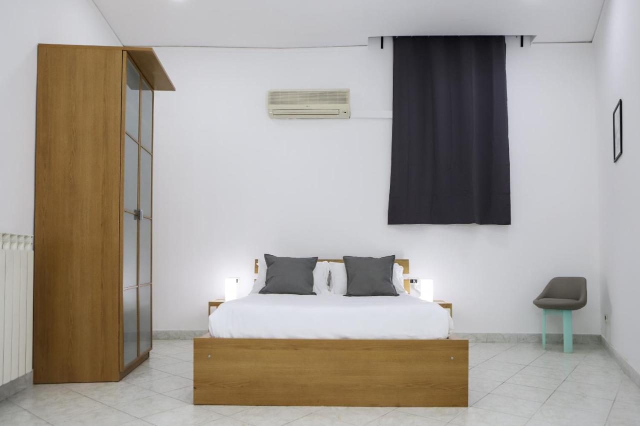 Modern Apartment At Piazza Del Gesu' By Wonderful Italy Неаполь Экстерьер фото
